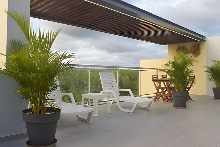 Penthouse/Romantic/Views/Beach/HotTub/WiFi/Kitchen