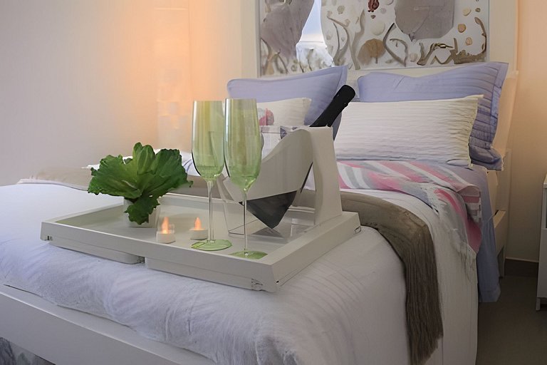 Penthouse/Romantic/Views/Beach/HotTub/WiFi/Kitchen