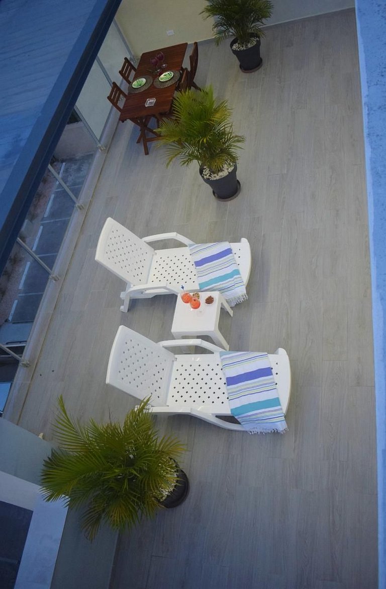 Penthouse/Romantic/Views/Beach/HotTub/WiFi/Kitchen