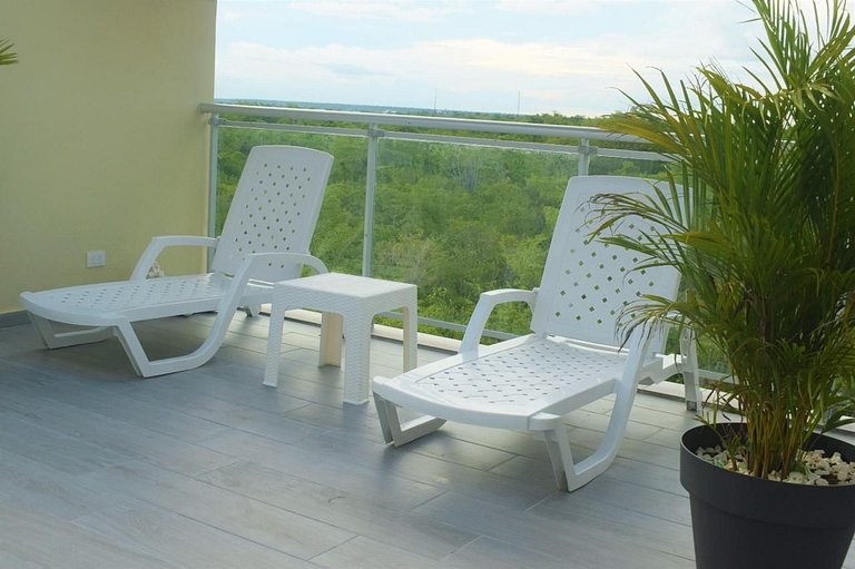 Penthouse/Romantic/Views/Beach/HotTub/WiFi/Kitchen