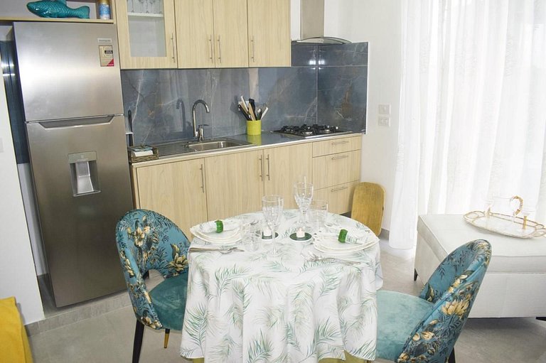 Penthouse/Romantic/Views/Beach/HotTub/WiFi/Kitchen