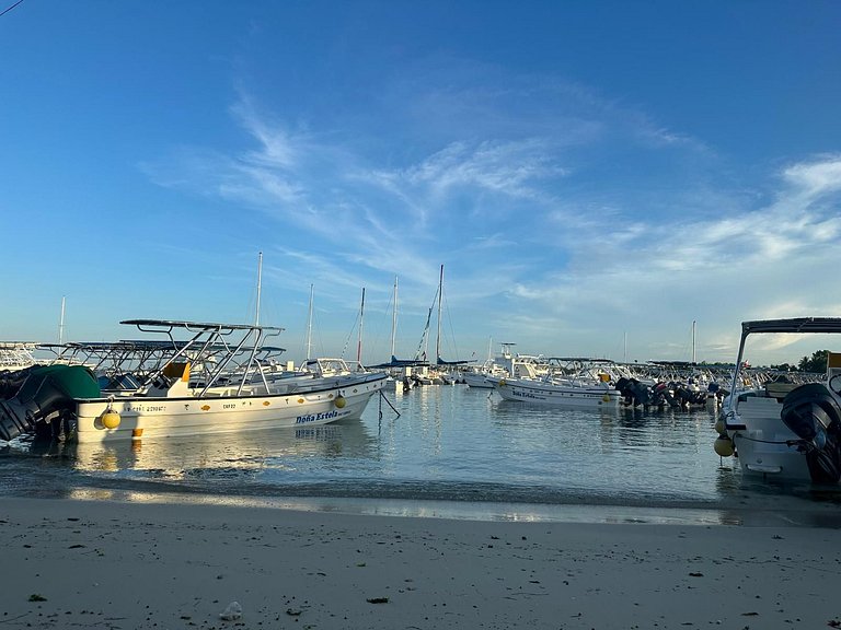 Penthouse/Romantic/Views/Beach/HotTub/WiFi/Kitchen