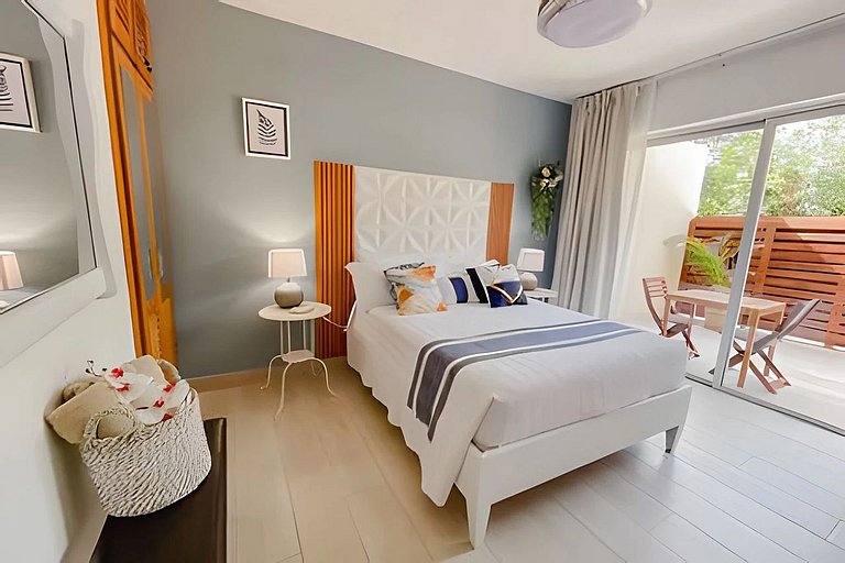 Elegant/Pool/Hot Tub/Beach