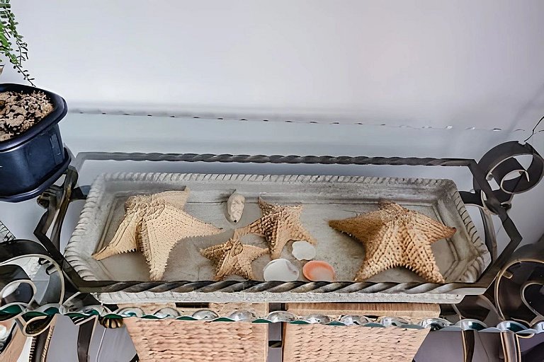 Beach/Wifi/Hot Tub/Lovely Views