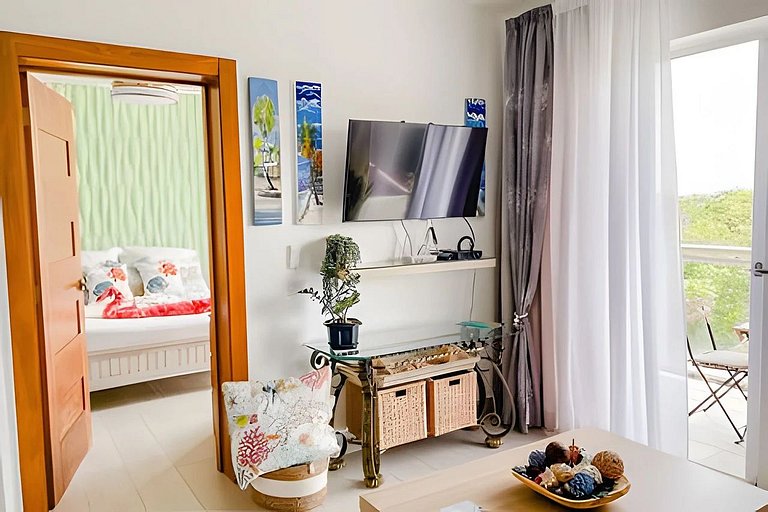 Beach/Wifi/Hot Tub/Lovely Views